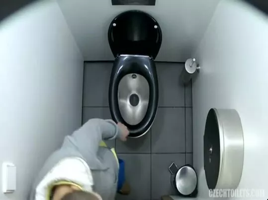 Czech Toilets Poop