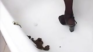 Girl Shits in a Wet Place
