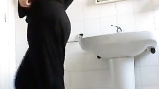 Creamy scat in the sink