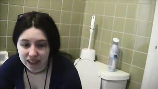 Chubby Girl Pisses