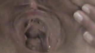 Fat girl peeing on the floor