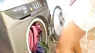 She pees in the washing machine