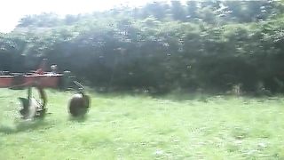 Fat girl pooping and peeing outdoor