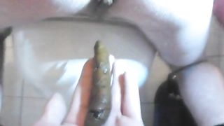 Long shit on his hand