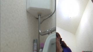 Spying on a sexy teen that's pooping