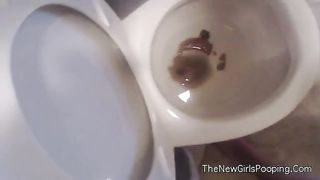 Private video of a sexy babe shitting