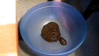 She's pooping many times