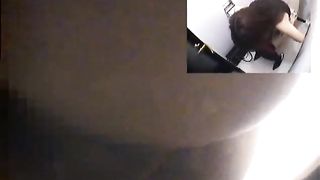 Spying on a petite girl pooping