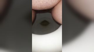 Fat babe shitting in toilet in a sexy way