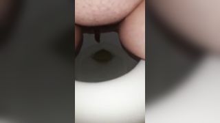 Fat babe shitting in toilet in a sexy way
