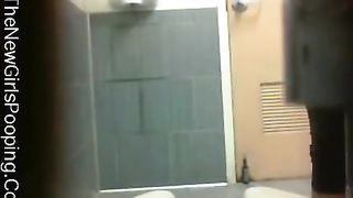 Amateur girl pooping slowly