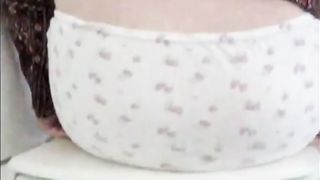 Amateur girl pooping in white panties