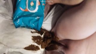 Fat girl filled diapers with poop