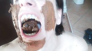 Brunette milf smears shiot on her face