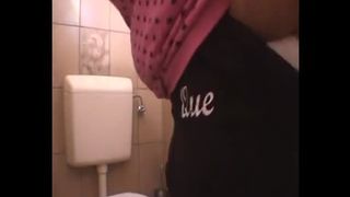 fat american housewife shitting