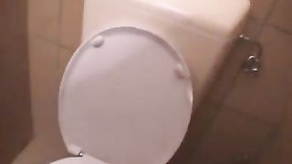 fat american housewife shitting