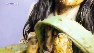 Amazing brunette masturbates