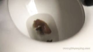 Japanese girl pooping in sexy way