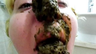 He's pooping on her face