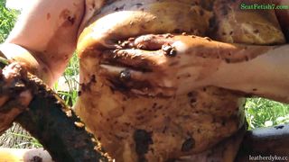 Chubby babe loves to masturbate in public