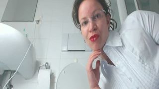 Beautiful tattooed babe shitting