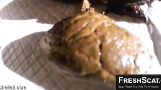 Fingering pussy while shitting for us