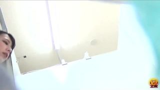 Diarheea in public bathroom slowly