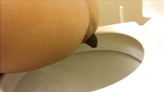 Nice teen shitting a big one