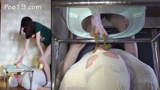 Shitting on boyfriend's face slowly