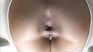 Spying on japanese girls shitting slowly