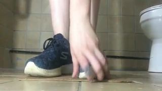 Blonde milf masturbates with shit hard