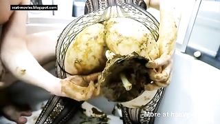 Hot babe masturbates with fresh crap