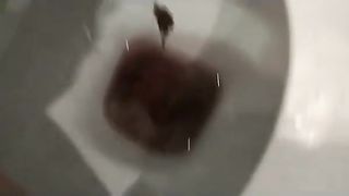 Great view of a sexy teen shitting