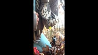 Milf went to poop in forest