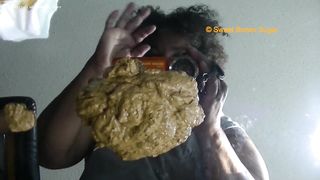 Mature bbw drops a pile