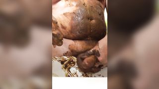 Big cumshot after jerking off with poop