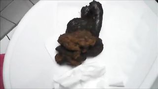 Pierced milf pooping