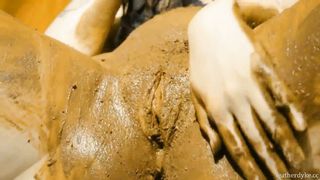 Tattooed teen masturbates in unique way