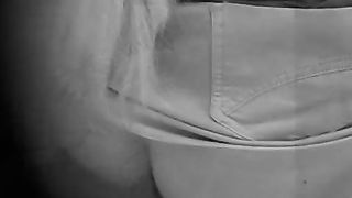 Spying on blonde beauty shitting