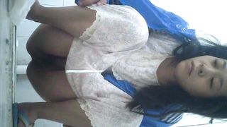 Chinese girl caught pooping