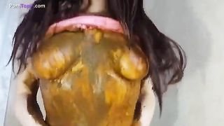Rubbing poop on entire body to masturbate