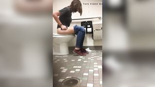 Spying on hairy babe pooping