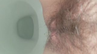 me peeing and a little fart!!!