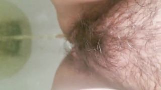 me peeing and a little fart!!!