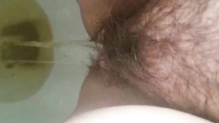 me peeing and a little fart!!!