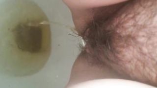 me peeing and a little fart!!!