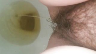 me peeing and a little fart!!!