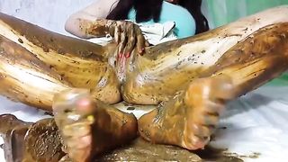 College girl that loves smearing