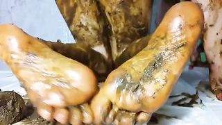 College girl that loves smearing