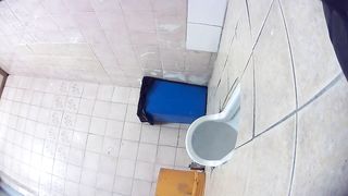 Three girls pooping by turn and a lot